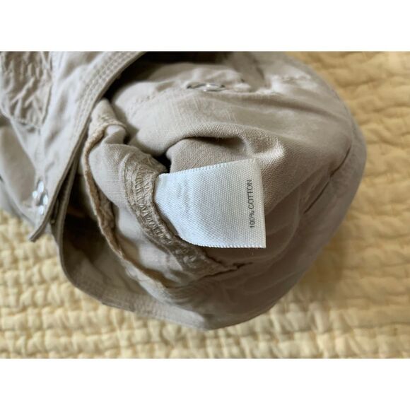 White House Black Market Khaki Shorts size 0 - Picture 4 of 11